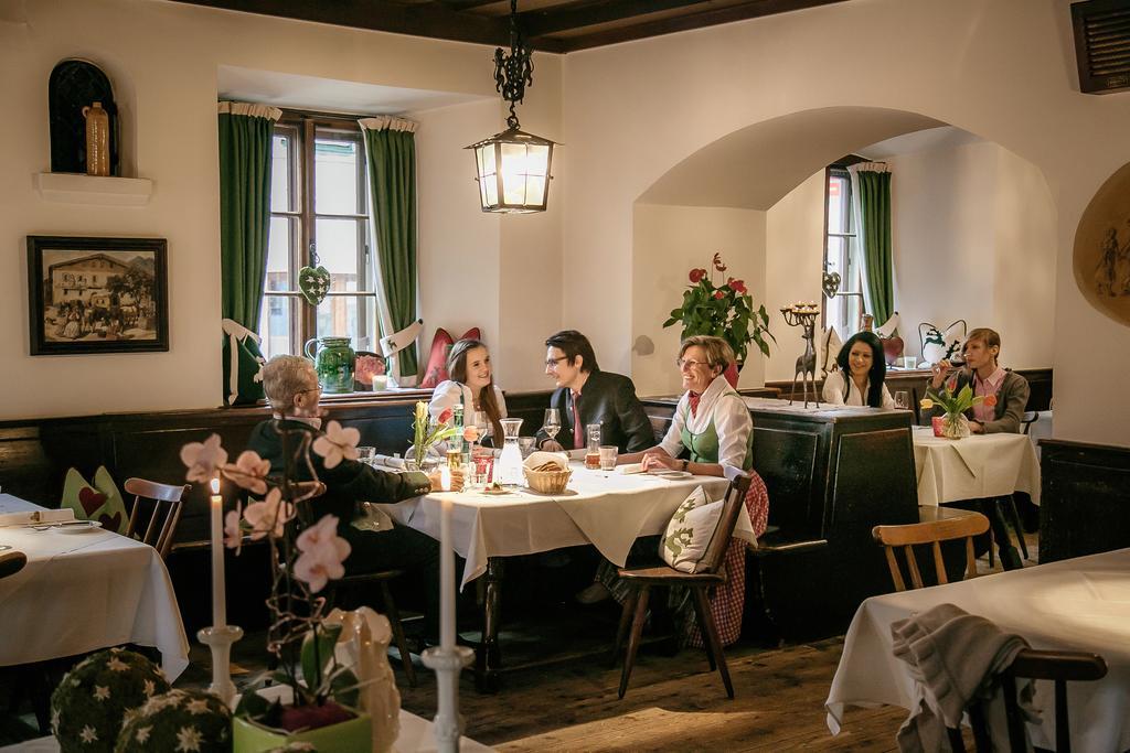 Hotel Gasthof Zur Post Sankt Gilgen Exteriör bild