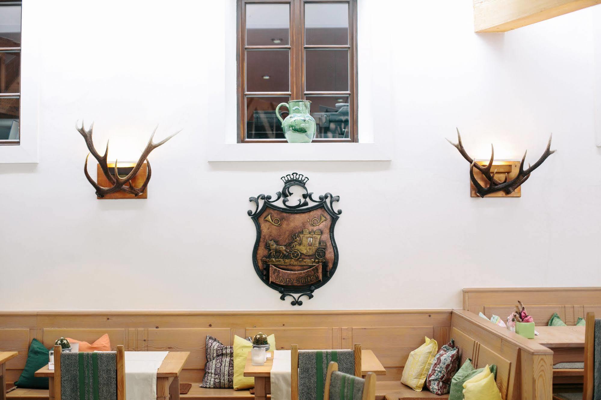 Hotel Gasthof Zur Post Sankt Gilgen Exteriör bild